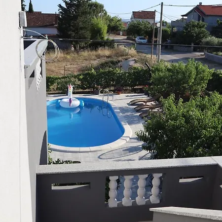 Noemi Apartment Appartamento Vrsi