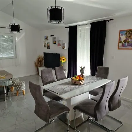 Noemi Apartment * Vrsi